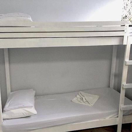 Ziet Hotel Mambajao Quarto foto