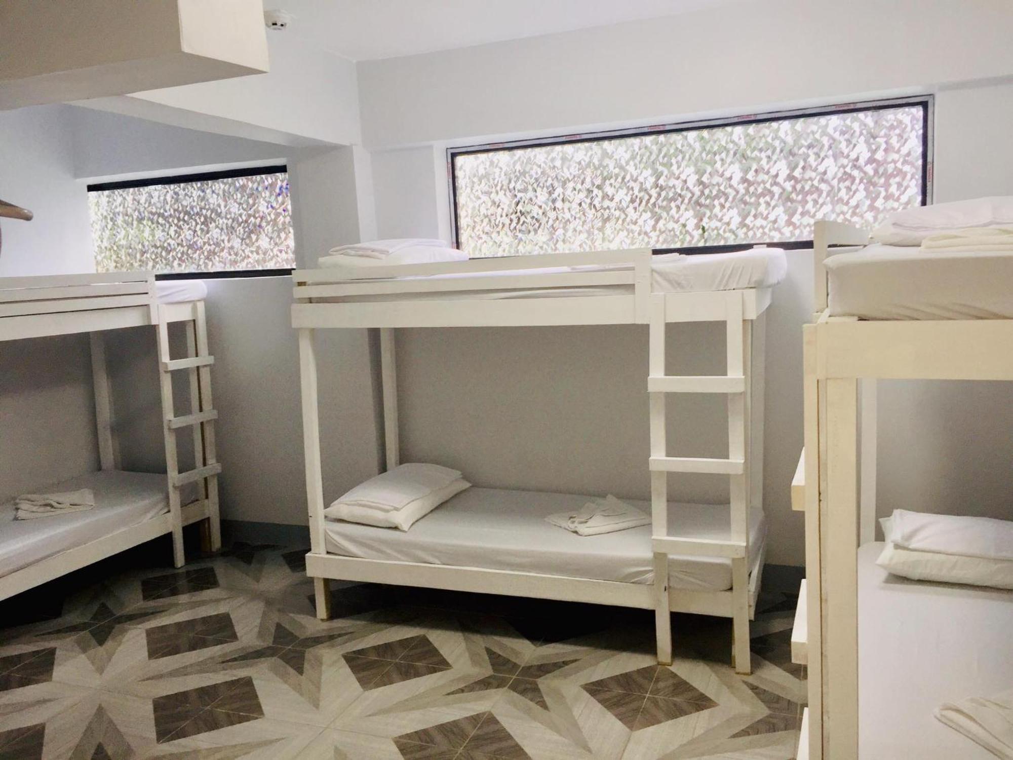 Ziet Hotel Mambajao Quarto foto