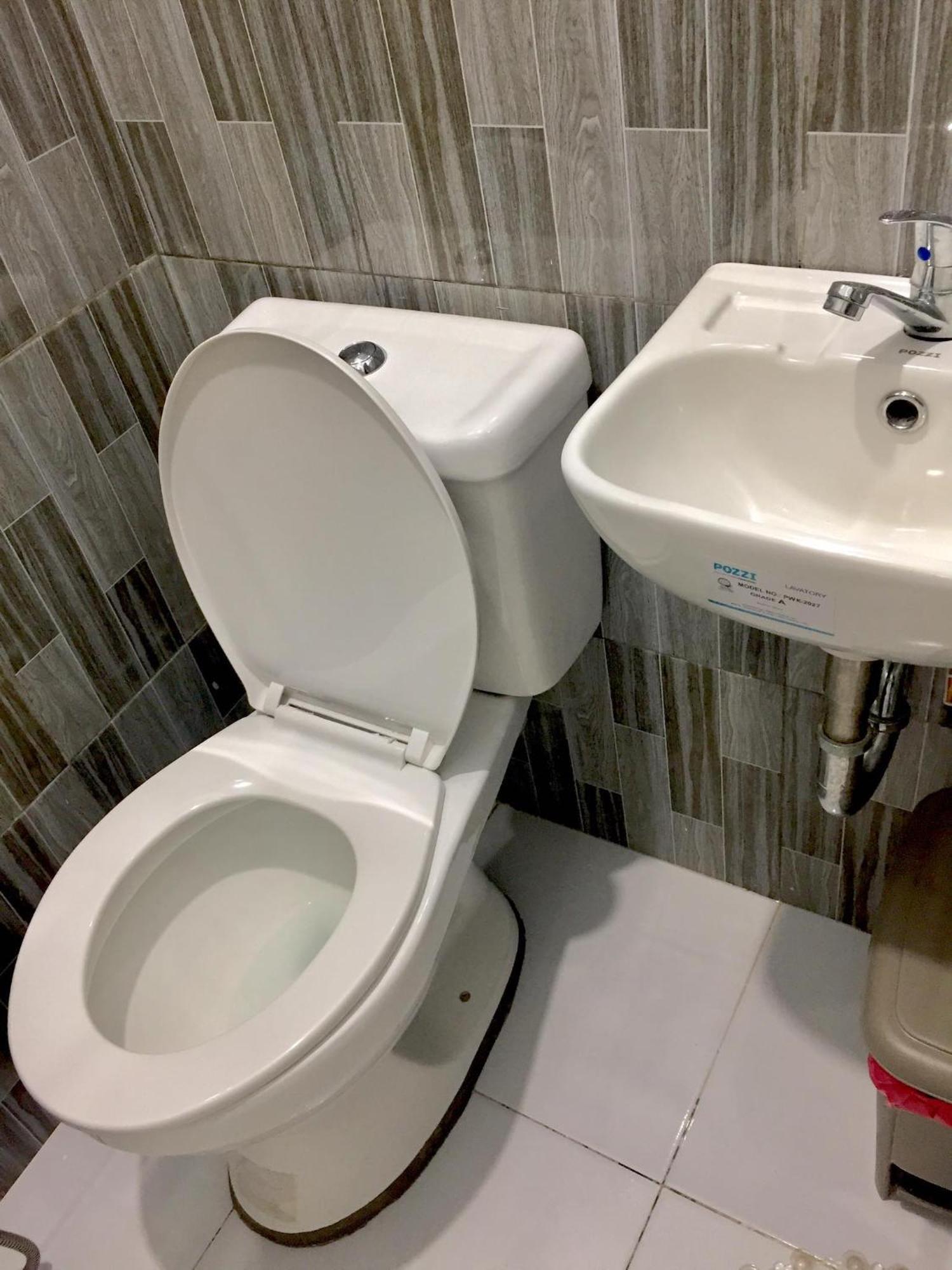 Ziet Hotel Mambajao Quarto foto